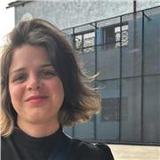 Piacere, sono Sally, un’insegnante austriaca originaria dell’Alto Adige. Andrò a Bari per mezzo anno e mi farebbe piacere aiutarti